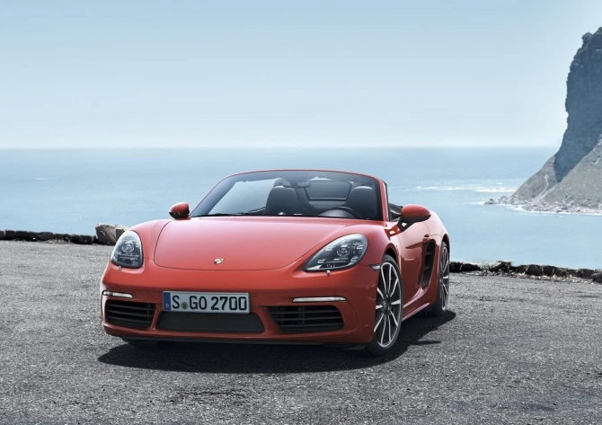 Компактный родстер от Porsche получил турбомоторы и новое имя — 718 Boxster (видео)