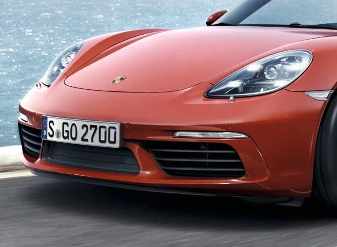 Компактный родстер от Porsche получил турбомоторы и новое имя — 718 Boxster (видео)