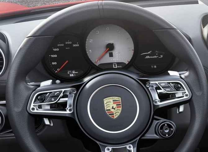 Компактный родстер от Porsche получил турбомоторы и новое имя — 718 Boxster (видео)