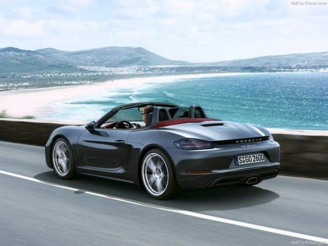 Компактный родстер от Porsche получил турбомоторы и новое имя — 718 Boxster (видео)