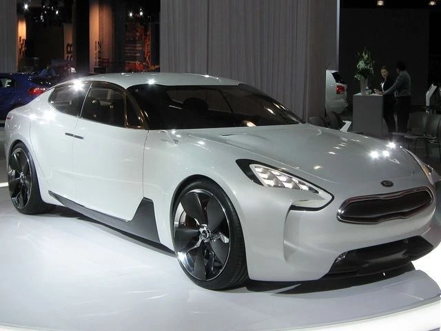 Спортивное купе Kia GT продемонстрируют в Париже осенью 2016 года
