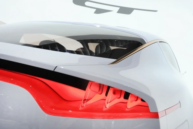 Спортивное купе Kia GT продемонстрируют в Париже осенью 2016 года