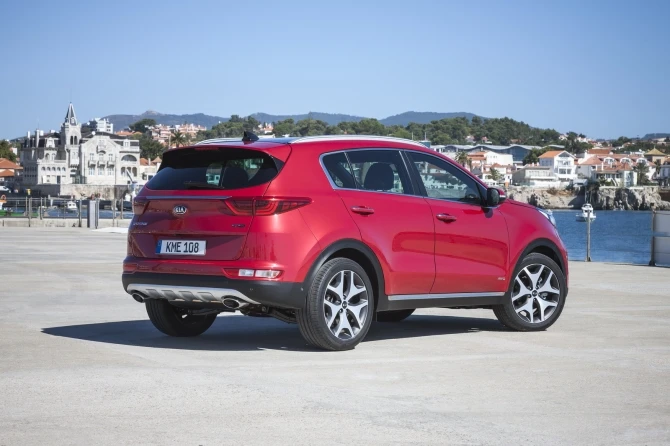 Kia готовится к старту официальных европейских продаж нового Sportage (галерея, видео)