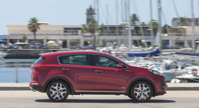 Kia готовится к старту официальных европейских продаж нового Sportage (галерея, видео)