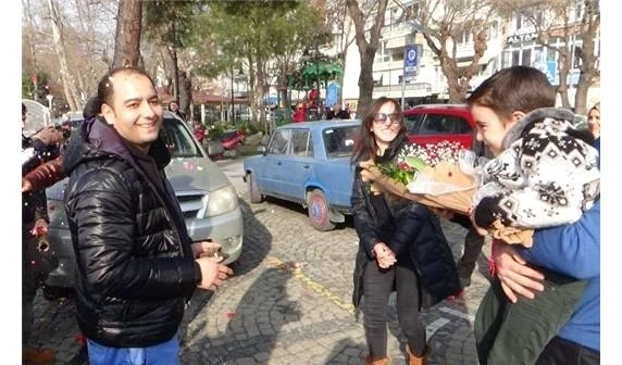 Парень, предложивший азербайджанке руку и сердце, обратился к премьер-министру