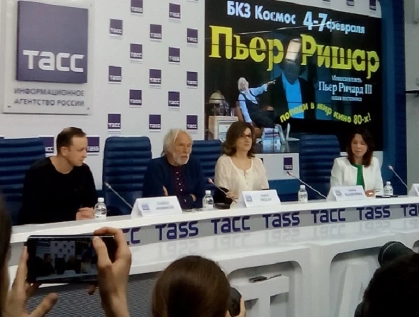 Пьер Ришар: В Баку черную икру едят ложками, а в Париже ложечка икры стоит целое состояние