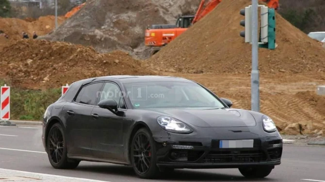 Новый универсал Porsche Panamera впервые замечен на тестах