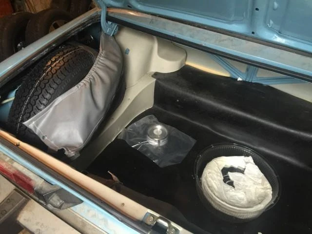 Bu maşın 25 il qarajda saxlanılıb və heç sürülməyib (FOTO)
