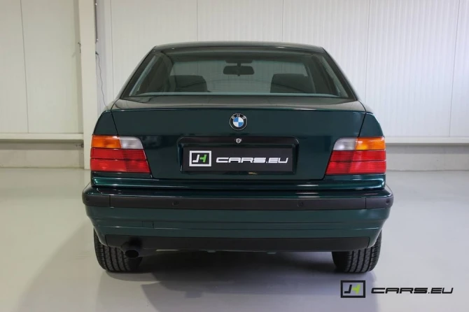 BMW 320i с самым маленьким пробегом в мире за 56 тысяч долларов (галерея)
