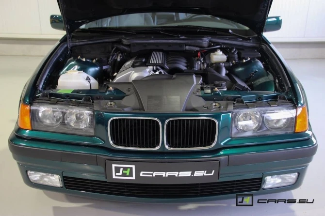 BMW 320i с самым маленьким пробегом в мире за 56 тысяч долларов (галерея)