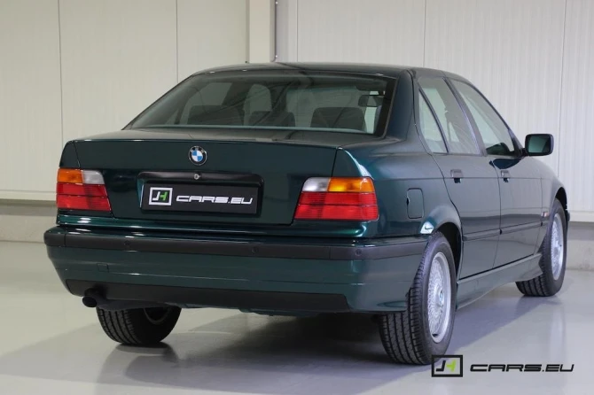BMW 320i с самым маленьким пробегом в мире за 56 тысяч долларов (галерея)