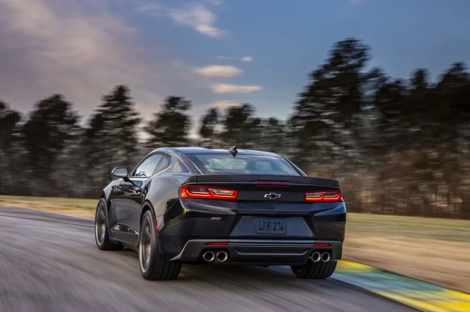 Chevrolet Camaro 1LE, или как выглядит особенная версия купе