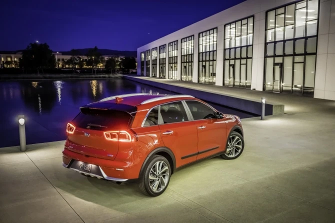 Гибридный кроссовер Kia Niro Hybrid официально представлен в Чикаго (галерея)