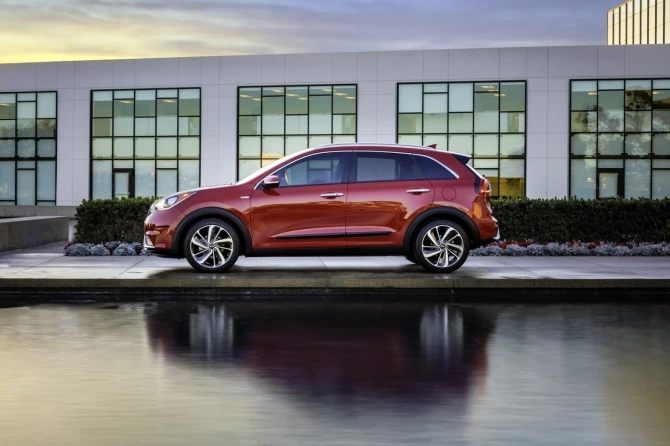 Гибридный кроссовер Kia Niro Hybrid официально представлен в Чикаго (галерея)