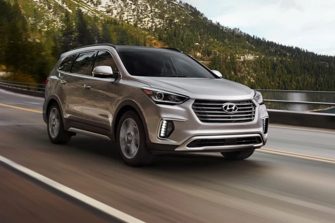 Hyundai Santa fe и Grand Santa fe показали свое новое обличье на автосалоне в Чикаго