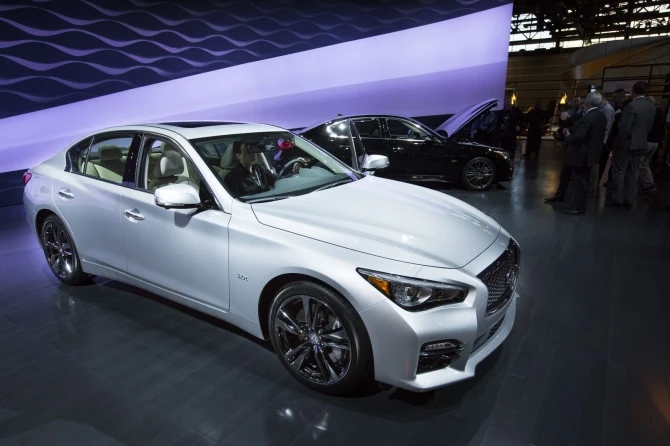 В Чикаго презентовали Infiniti Q50 с тремя турбодвигателями