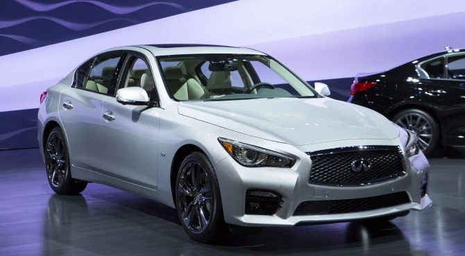 В Чикаго презентовали Infiniti Q50 с тремя турбодвигателями