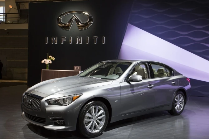 В Чикаго презентовали Infiniti Q50 с тремя турбодвигателями
