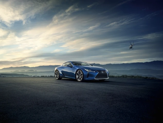 Lexus рассекретил дизайн гибридной версии спорткара LC 500