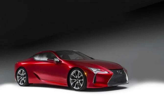Lexus рассекретил дизайн гибридной версии спорткара LC 500