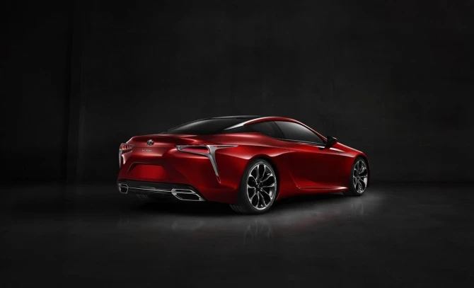 Lexus рассекретил дизайн гибридной версии спорткара LC 500