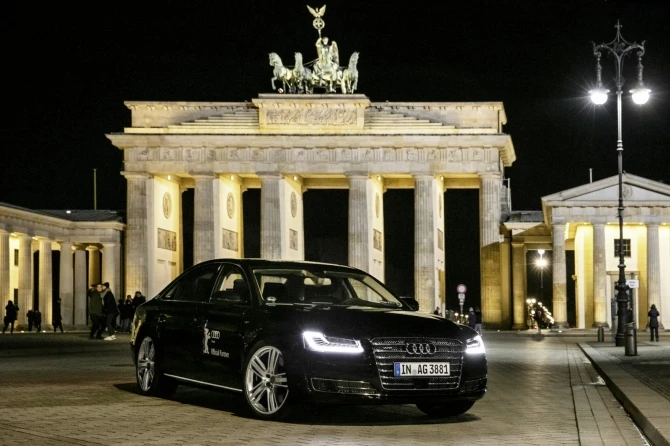 Audi засветил беспилотный седан A8 на Берлинале (видео)