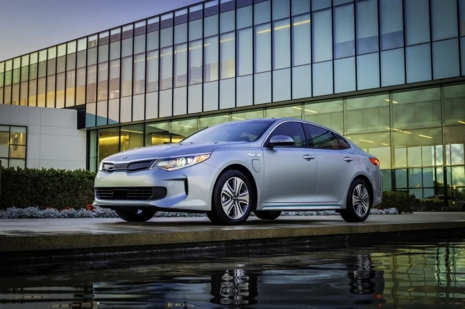 Линейка Kia пополнилась первым 