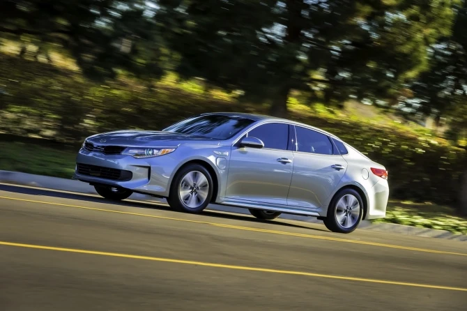 Линейка Kia пополнилась первым 