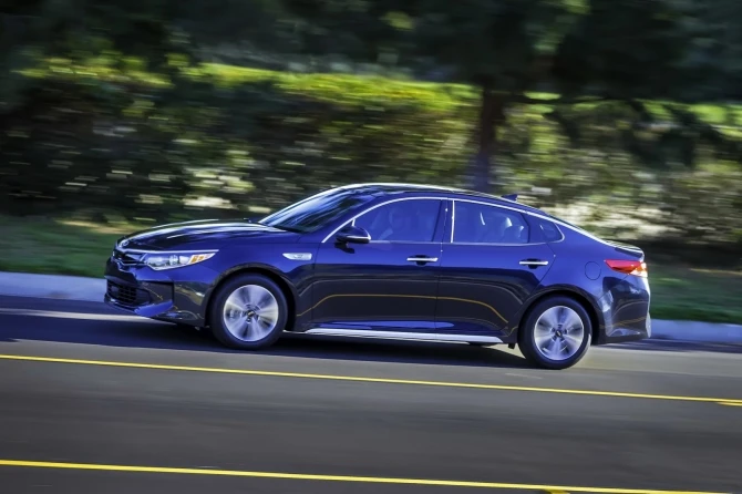 Линейка Kia пополнилась первым 