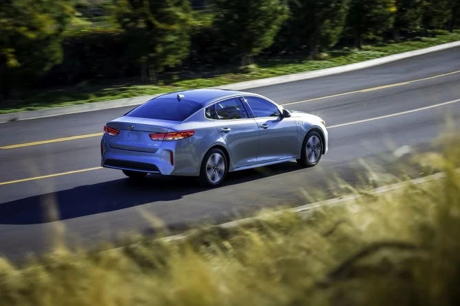 Линейка Kia пополнилась первым 