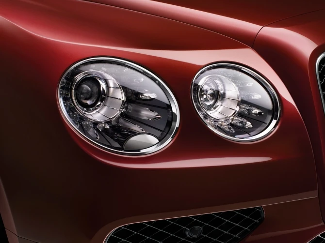 Bentley объявила о запуске заряженного Flying Spur V8 S