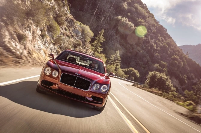 Bentley объявила о запуске заряженного Flying Spur V8 S