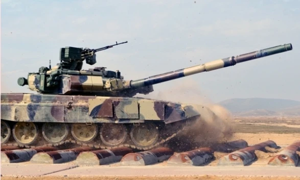 Азербайджанские танки приведены в боевую готовность (фото)