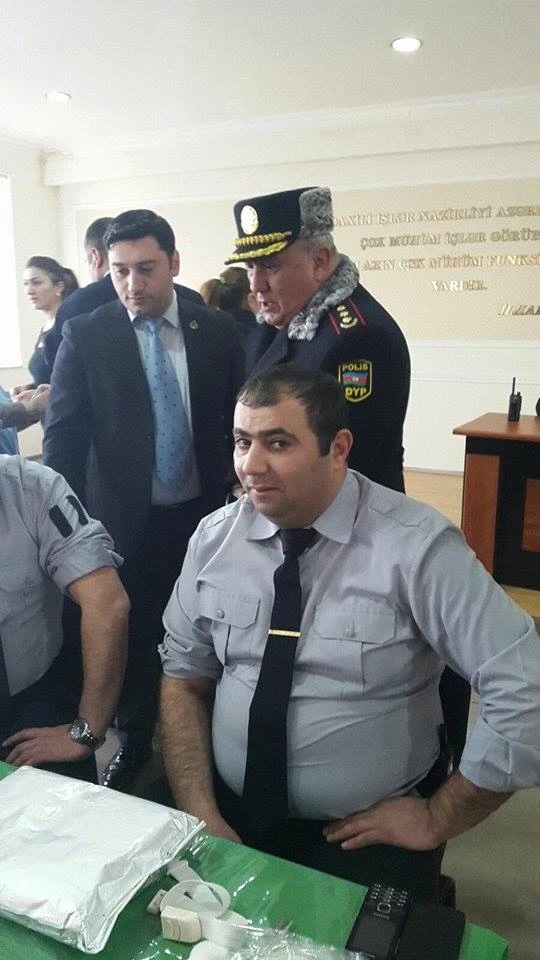 В Баку сотрудники полиции сдали кровь