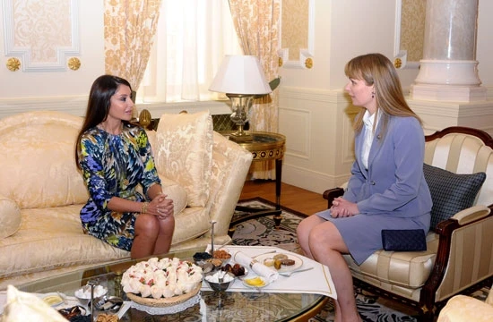 Супругу Саргсяна удивили фотографии Мехрибан Алиевой