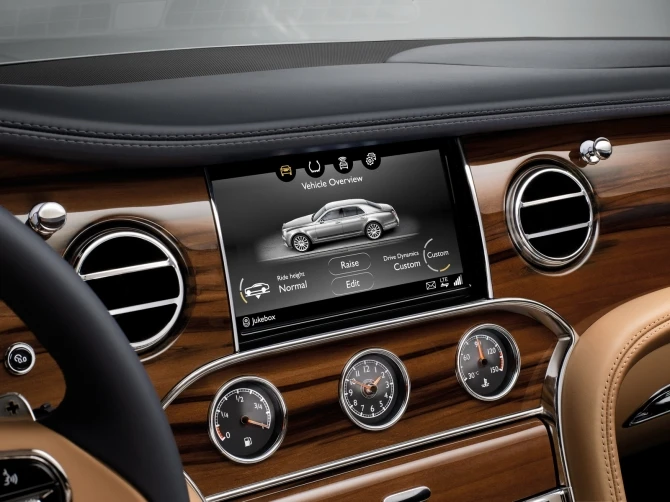 Лонг Bentley Mulsanne – главная новинка 2017 года (фотогалерея)