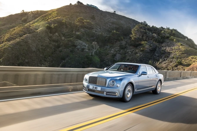 Лонг Bentley Mulsanne – главная новинка 2017 года (фотогалерея)