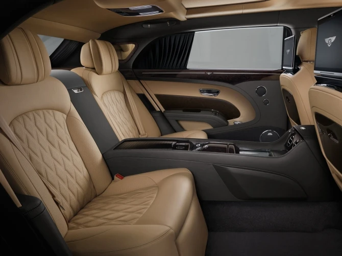 Лонг Bentley Mulsanne – главная новинка 2017 года (фотогалерея)