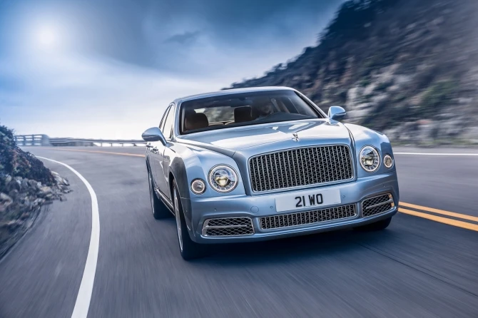 Лонг Bentley Mulsanne – главная новинка 2017 года (фотогалерея)