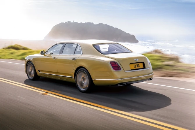 Лонг Bentley Mulsanne – главная новинка 2017 года (фотогалерея)