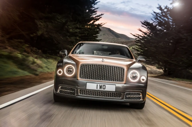 Лонг Bentley Mulsanne – главная новинка 2017 года (фотогалерея)