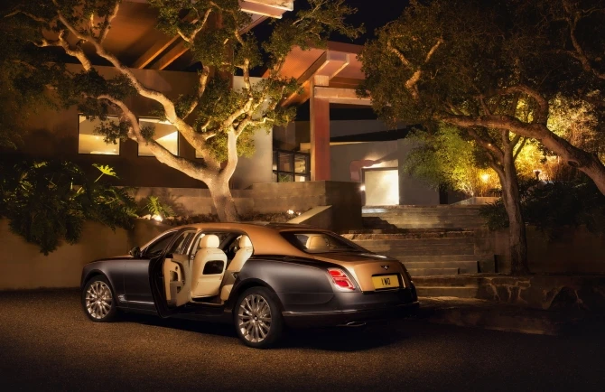 Лонг Bentley Mulsanne – главная новинка 2017 года (фотогалерея)