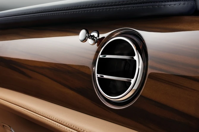 Лонг Bentley Mulsanne – главная новинка 2017 года (фотогалерея)