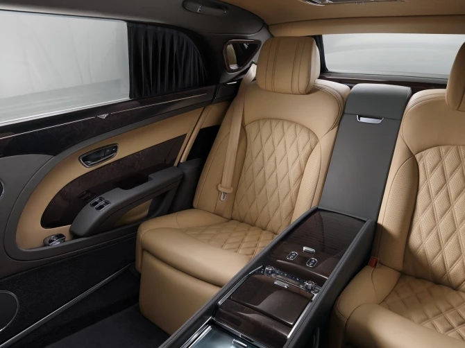 Лонг Bentley Mulsanne – главная новинка 2017 года (фотогалерея)