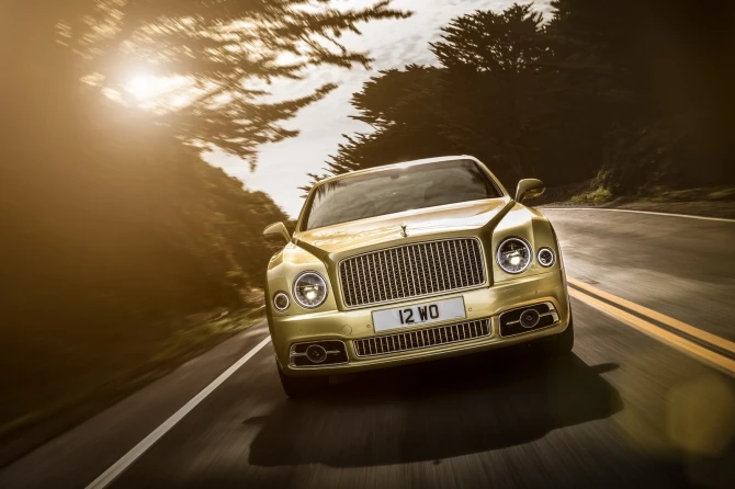Лонг Bentley Mulsanne – главная новинка 2017 года (фотогалерея)