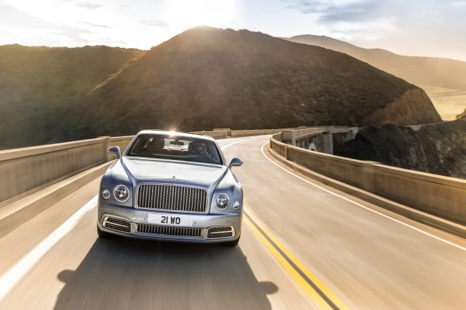 Лонг Bentley Mulsanne – главная новинка 2017 года (фотогалерея)