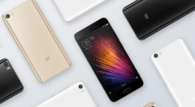 Представлен флагман от Xiaomi из металла, керамики и стекла (видео)
