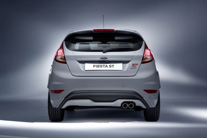 Ford представил сверхмощную версию Fiesta ST (фото)