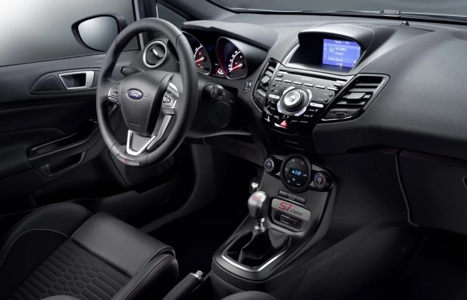 Ford представил сверхмощную версию Fiesta ST (фото)