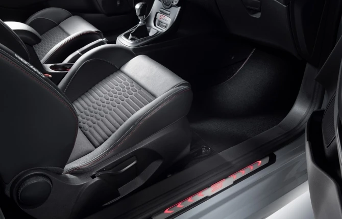 Ford представил сверхмощную версию Fiesta ST (фото)
